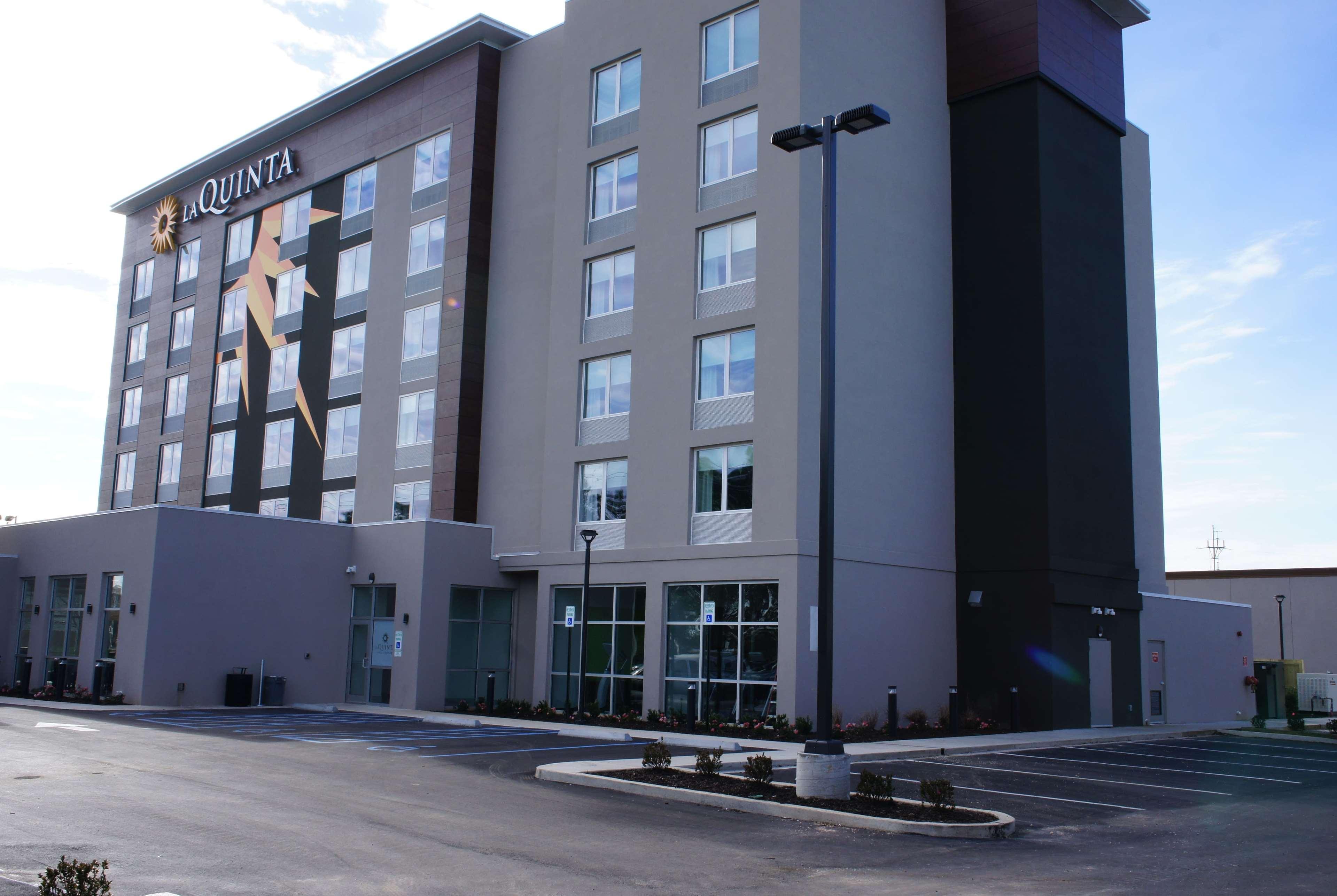 Hotel La Quinta By Wyndham Mobile Exteriér fotografie